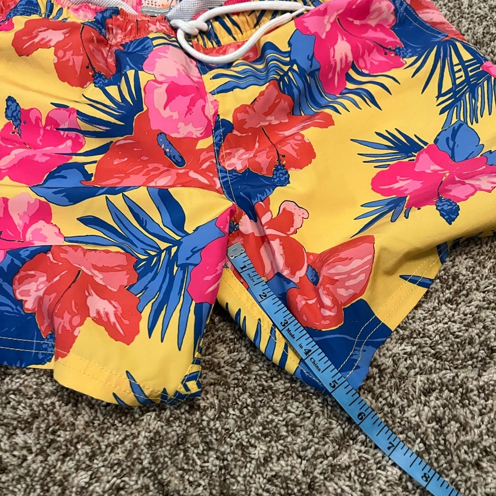 Colorful Patterned Swim Shorts Set - Picture 6 of 11